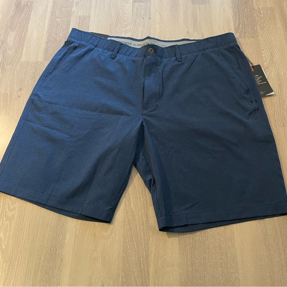 NWT UA flat front golf shorts size 44
